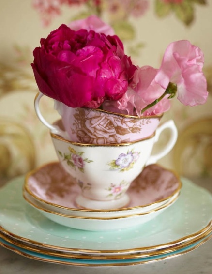 I have a thing for vintage teacups, particularly with lovely soft pinks floral patterns and gold trim | via http://selinalake.blogspot.com/2011/10/tesco-vintagepink.html