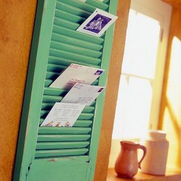 http://www.apartmenttherapy.com/roundup-diy-mail-holders-83099